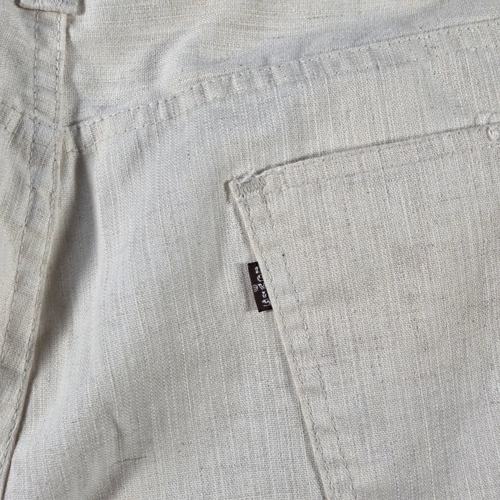 Levis measures 38x30